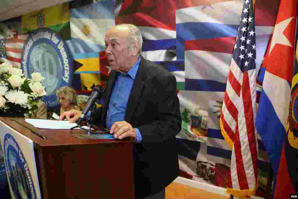 El expreso y escritor Ernesto Díaz Cruz en un acto celebrado en el Pen Club de Escritores Cubanos en el Exilio como recordación y condena en memoria de todos los periodistas asesinados en nuestra región, el pasado viernes 2 de noviembre de 2018. Foto Rob