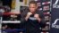 Sullivan Barrera entrena para su próximo combate.