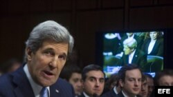 El senador demócrata John Kerry (i), nominado por el presidente Barack Obama para ser el próximo secretario de Estado de EEUU en reemplazo de Hillary Clinton.