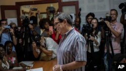 El canciller cubano Bruno Rodríguez en las urnas el 26 de marzo de 2023. (AP/Ramón Espinosa).