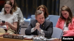 El embajador de Estados Unidos ante las Naciones Unidas, Mike Waltz, asiste a una reunión del Consejo de Seguridad de la ONU sobre una resolución relativa a Ormuz, en la sede de la ONU en la ciudad de Nueva York, el 7 de abril de 2026. REUTERS/Jeenah Moon