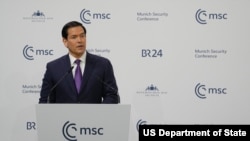 El secretario Marco Rubio pronuncia un discurso en la Conferencia de Seguridad de Múnich, Alemania, el 14 de febrero de 2026. Foto oficial del Departamento de Estado por Freddie Everett.