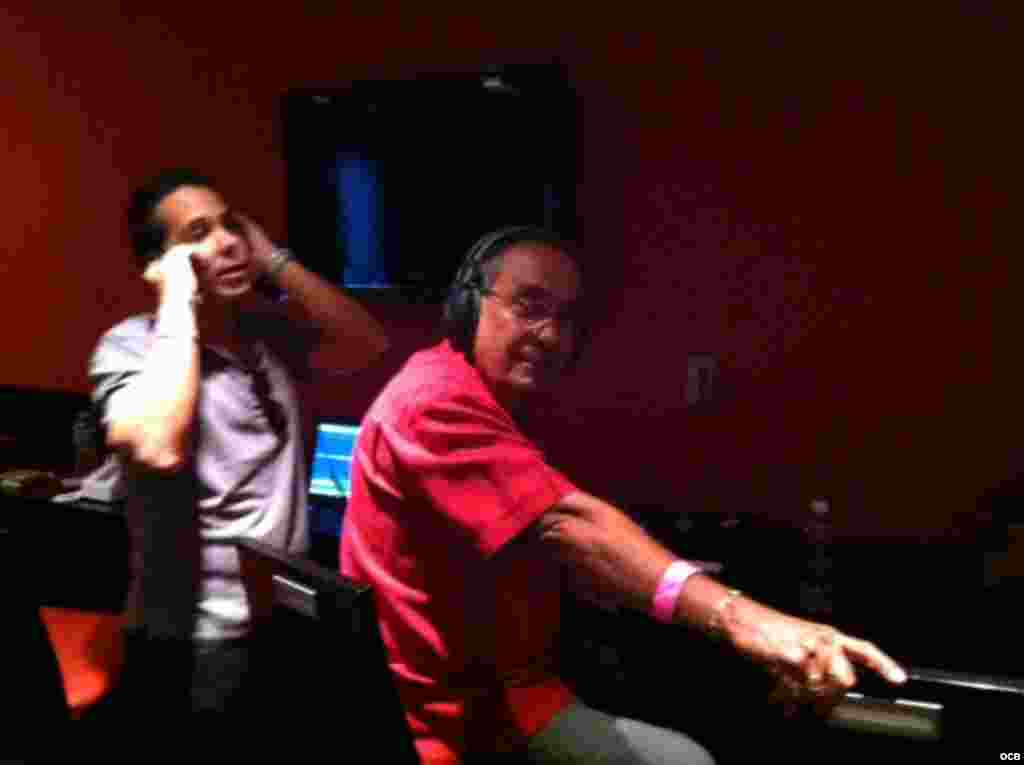 Radio Martí con su equipo técnico 