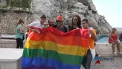 Gran besada en La Habana para celebrar Día del Orgullo Gay
