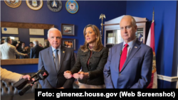 Congresistas cubanoamericanos Carlos Giménez, María Elvira Salazar y Mario Díaz-Balart.