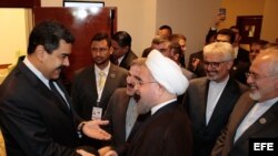 El presidente de Irán, Hasán Rouhaní (d), con su homólogo venezolano, Nicolás Maduro (i),en Isla Margarita. Rouhani entregará a Maduro la Presidencia Pro Tempore (PPT) del bloque de los No Alineados. 