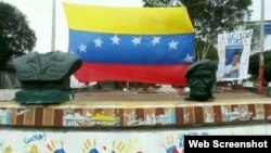 Busto de Chávez decapitado. Táchira