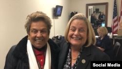 Fotografía publicada el 28 de noviembre de 2018 que muestra a Donna E. Shalala junto a Ileana Ros-Lehtinen. Tomado de @DonnaShalala