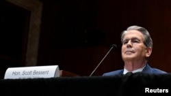 El secretario del Tesoro de EE. UU., Scott Bessent, asiste a una audiencia del Subcomité de Servicios Financieros y Gobierno General del Comité de Asignaciones del Senado, en Washington, D.C., el 22 de abril de 2026. REUTERS/Annabelle Gordon