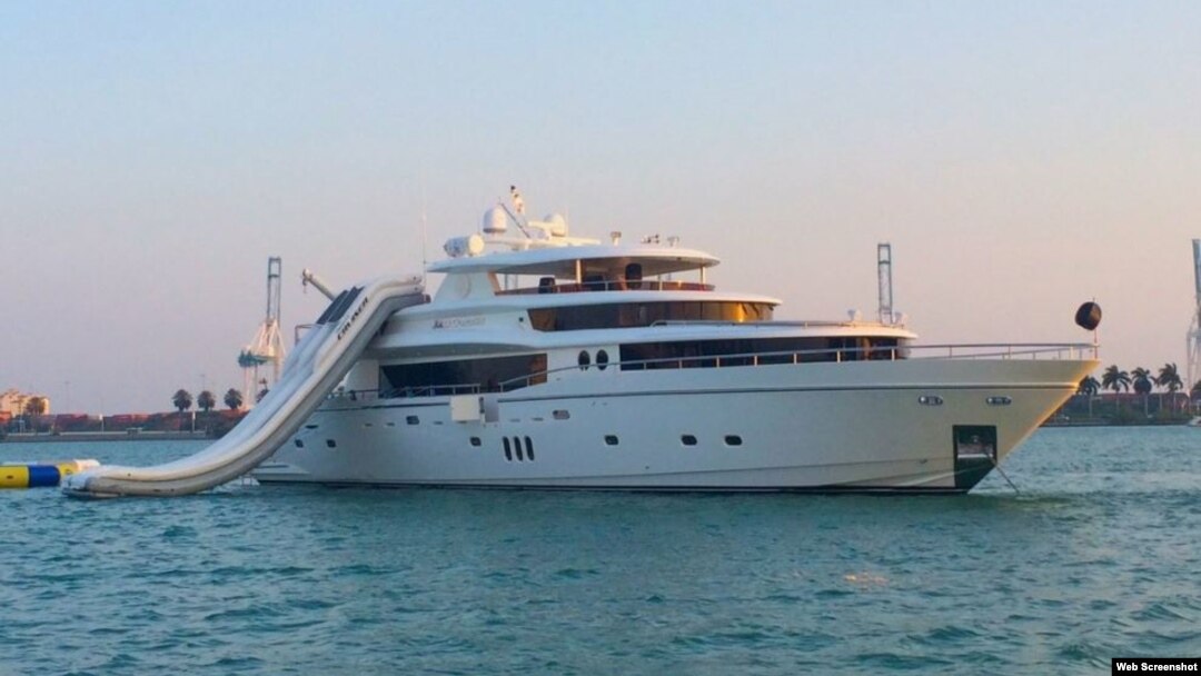 Uno de los yates de Sailo, a un precio de $68.600 dólares la semana.