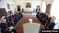 El Papa Francisco con los obispos cubanos (CNS/L'Osservatore Romano)