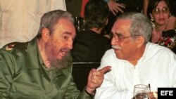Fidel Castro con Gabriel García Márquez. Foto de archivo, 2002.