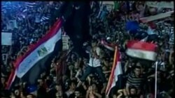 El gobierno de Estados Unidos reacciona a la crisis en el Cairo.