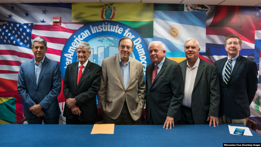 Miembros del directorio del Interamerican Institute for Democracy.