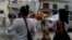 Damas de Blanco marchan en Centro Habana el domingo, 17 abril. Foto: Steve M. Pardo.