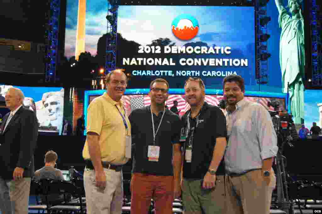 Equipo de Radio y Televisi&oacute;n Mart&iacute; en Charlotte, Carolina del Norta