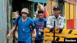 Un recluso abandona la cárcel La Modelo en Nicaragua. REUTERS/Oswaldo Rivas