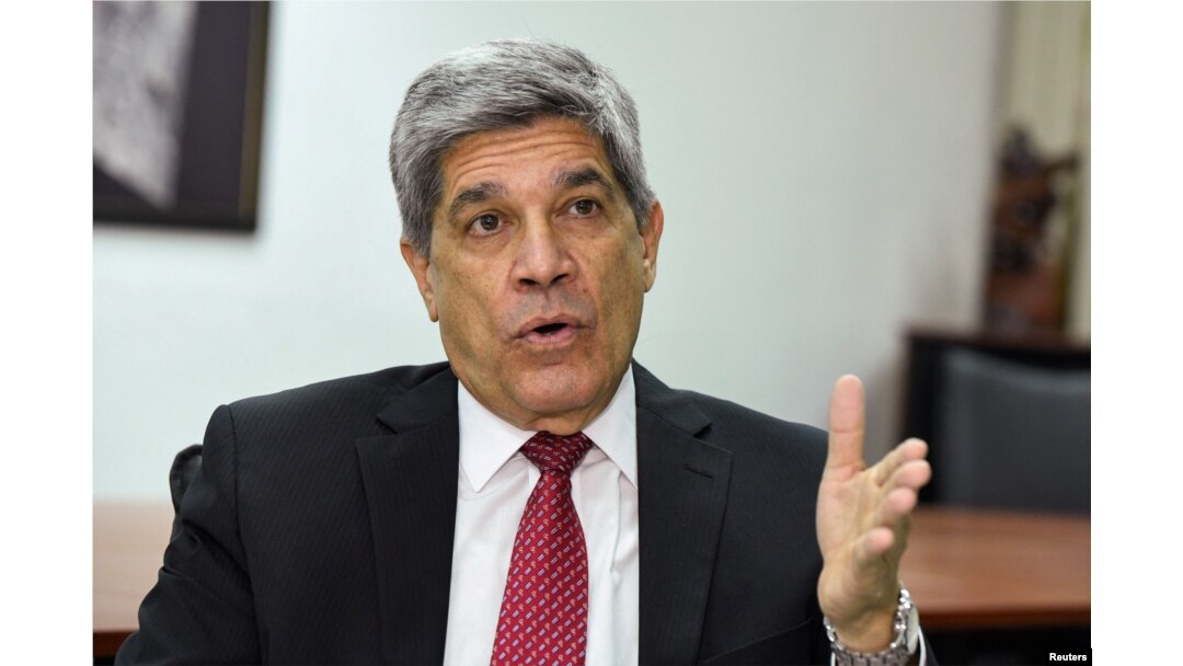 El viceministro de Relaciones Exteriores de Cuba, Carlos Fernández de Cossío, habla durante una entrevista con Reuters en La Habana, Cuba, el 11 de marzo de 2025. REUTERS/Norlys Pérez