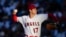 Shohei Ohtani, lanzador inicial de Los Ángeles Angels, acordó el sábado 9 de diciembre un contrato récord de 700 millones de dólares por 10 años con los Dodgers. (AP Photo/Ashley Landis, Archivo)
