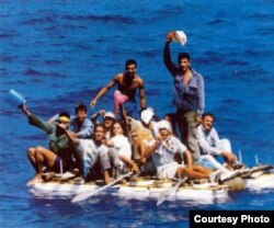 Solución desesperada: Pese a las repatriaciones y los riesgos, muchos cubanos planean irse en una balsa.