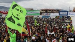 Miles de simpatizantes del presidente ecuatoriano, Rafael Correa.