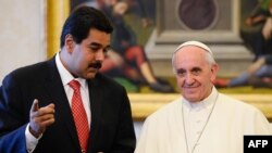 Nicolás Maduro durante una audiencia privada con el papa Francisco en el Vaticano, en junio de 2013. 