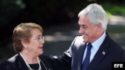 Bachelet espera que "grandes banderas" de su Gobierno se mantengan con Piñera.