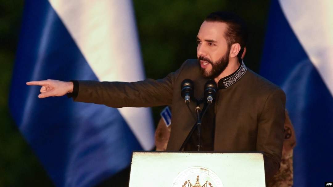 El presidente de El Salvador, Nayib Bukele, participa en una ceremonia conmemorativa del Día de la Independencia del país, en Ciudad Arce, El Salvador.. REUTERS/José cabezas