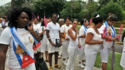 Las Damas de Blanco en el Día de los Padres