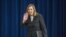 Josefina Vidal saluda a los periodistas, antes de iniciar la conferencia de prensa  ofrecida al cierre de la segunda ronda de conversaciones EEUU-Cuba.