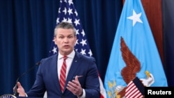 El Secretario de Guerra de los EEUU, Pete Hegseth, ofrece una sesión informativa sobre la guerra en Irán en el Pentágono, en Washington.