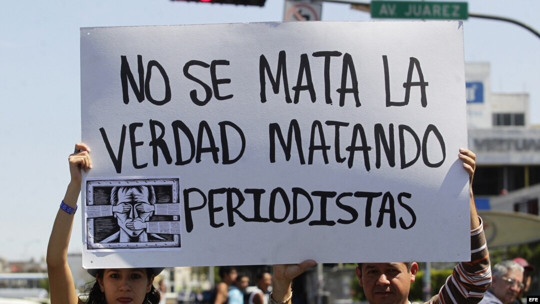 Periodistas protestan en México como parte de una jornada nacional contra los ataques a comunicadores, en Guadalajara (México). 