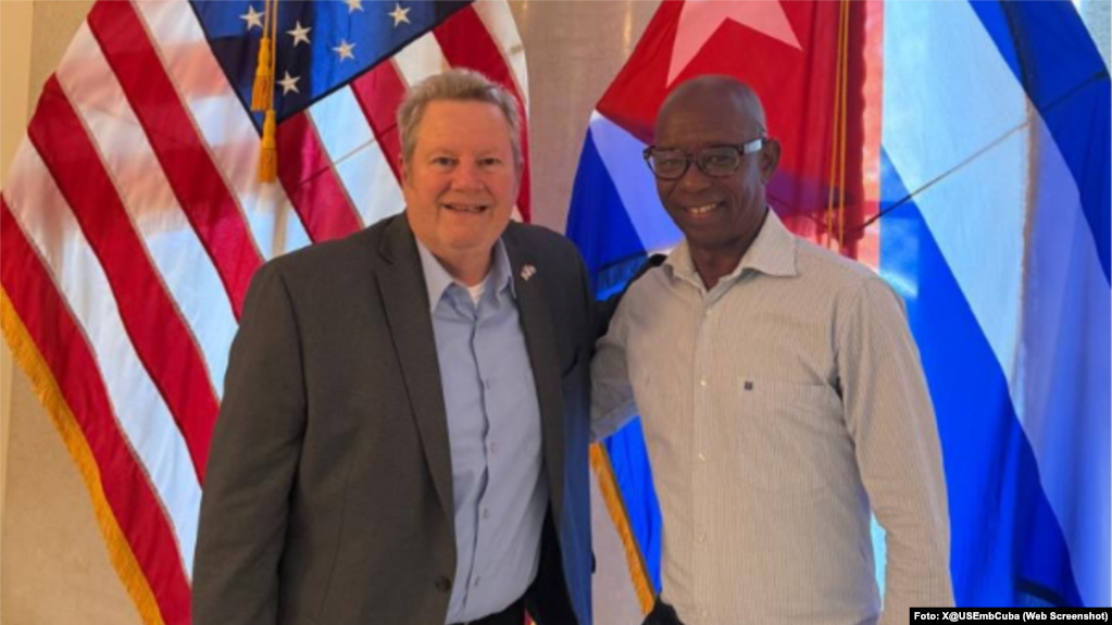 Jefe de la Misión Mike Hammer se reunió con el opositor cubano Manuel Cuesta Morúa