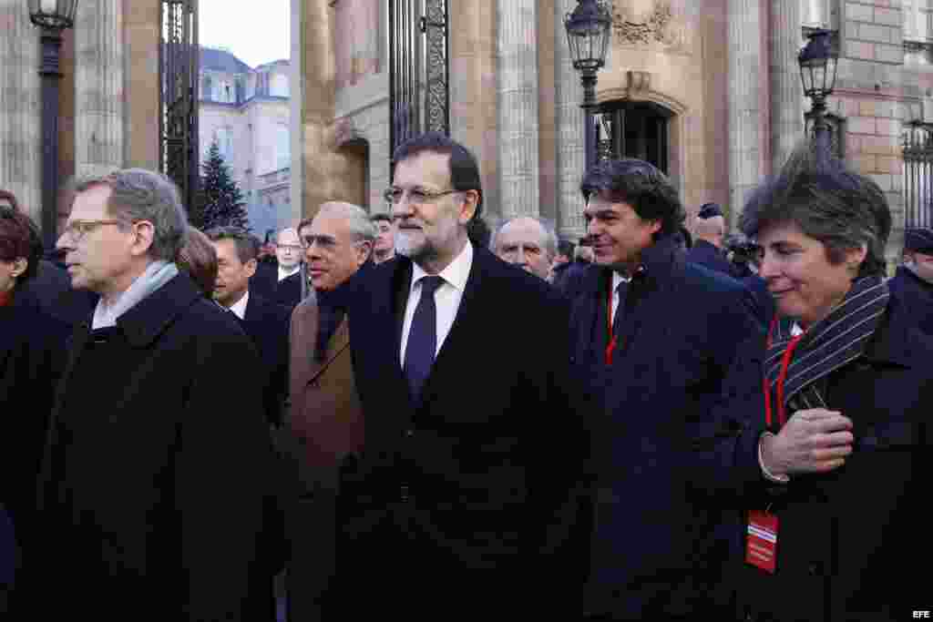 RAJOY ASISTE A MANIFESTACIÓN CONTRA EL TERRORISMO EN PARÍS