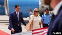 El secretario de Estado de EEUU, Marco Rubio, y su esposa llegaron este sábado a Nueva Delhi, India.