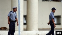 Fotografía de archivo de un policía cubano. EFE/Alejandro Ernesto