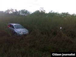 Reporta Cuba. Auto accidentado. Foto: Mario Lleonart.