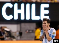 El argentino Lionel Messi reacciona durante la prórroga ante Chile durante la final de la Copa América Centenario