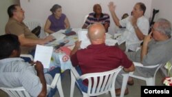 Opositores reunidos en La Habana