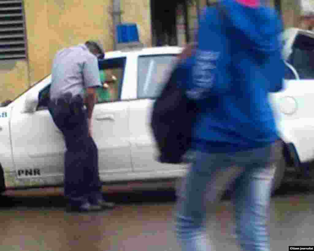 Reporta Cuba Asedio y detención a cuentapropistas Fotos Roberto Fuentes Arias