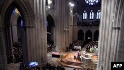 Servicio funeral a senador John McCain en la Catedral Nacional en Washington