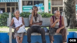 Ancianos en Cuba. Foto Miguel Arencibia.