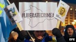 Activistas tártaros protestan en Kiev