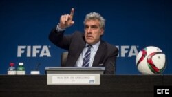El director de Comunicaciones de la FIFA, Walter de Gregorio, en rueda de prensa en la sede de la FIFA en Zúrich, Suiza (27 de mayo, 2015).