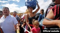 Migrantes venezolanos huyen de la crisis en el país petrolero. 