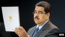 Maduro anunció el domingo que la preventa de la criptomoneda "petro" alcanzó los 735 millones de dólares desde su activación.