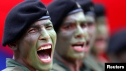 Militar venezolano en desfile oficial realizado en Caracas. (REUTERS)