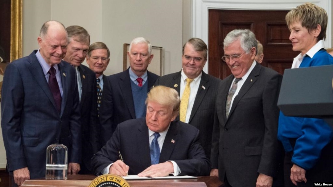 Trump autoriza a la NASA a viajar a la Luna y Marte
