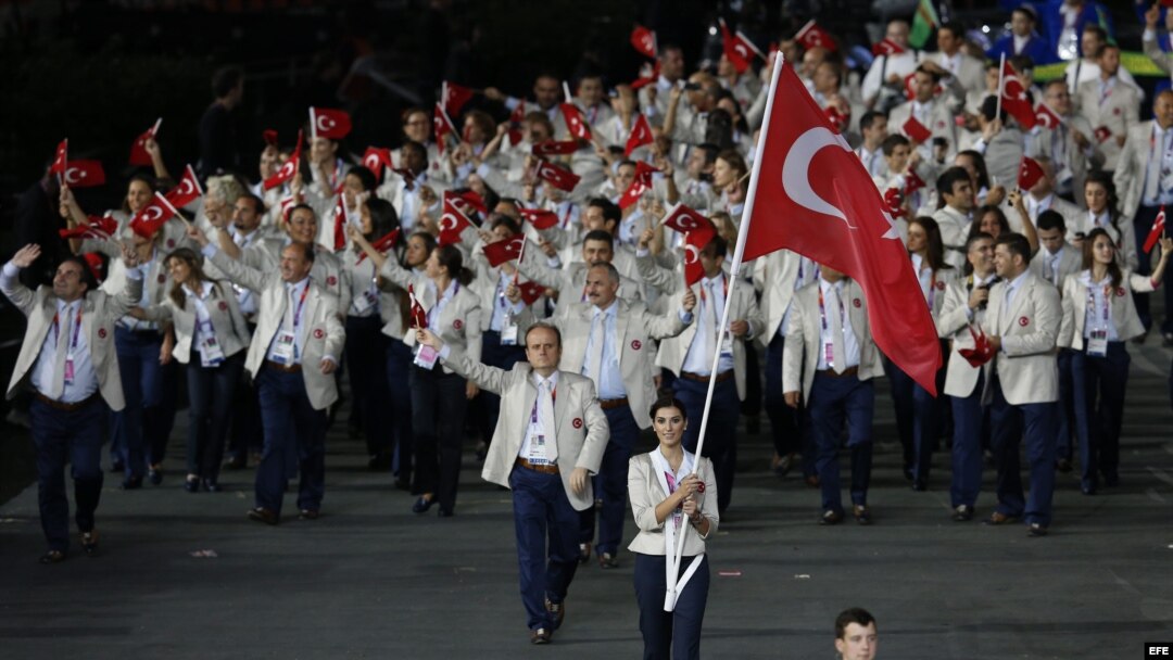 Archivo - La delegación de Turquía a los Juegos Olímpicos Londres 2012 en el Estadio Olímpico en Londres, Reino Unido. 