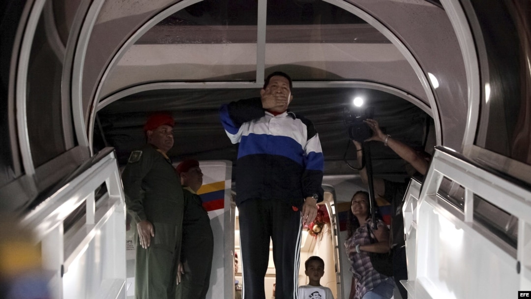 Hugo Chávez, momentos antes de emprender viaje esta madrugada a La Habana, Cuba. 